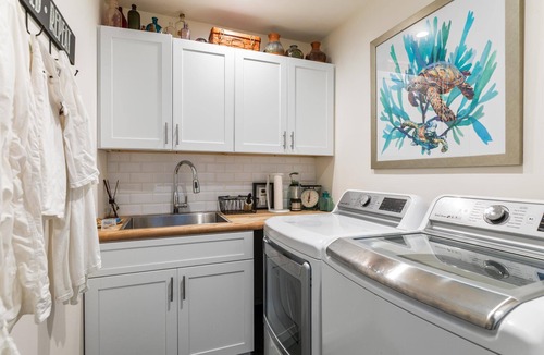 Fire Island House | Ocean Beach 4Bed 2.5Baths Luxury Kitchen Spacious Decks Swim Spa Outdoor Shower
