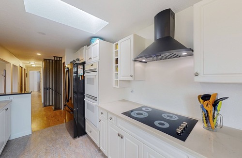 Bandon House | Ocean view 70s-themed home with beach access, grill, funky interior, & W/D