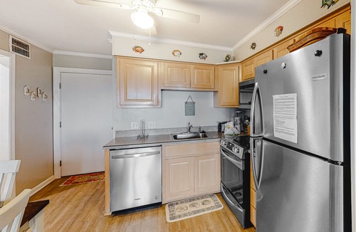 Morehead City Condo | Oceanfront, 1st-Floor Condo with Patio, WiFi, Washer/Dryer & Shared Pools/Grills