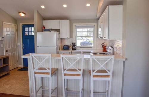 Dennis Port House | Oceanfront duplex sleeping 6-breathtaking views of Nantucket Sound