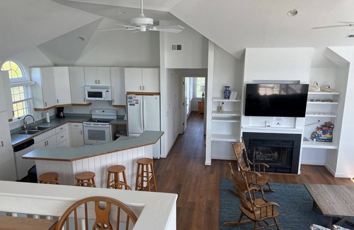 Corolla House | OCEANSIDE: 600 feet from beach! Pet Friendly! Hot Tub! 400 ft to community pool!