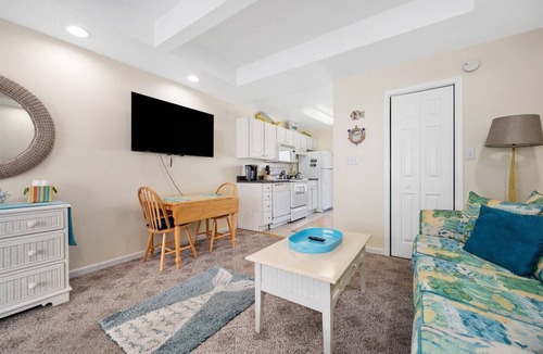 Midtown Ocean City Condo | Oceanside Condo Just Steps From the Beach in OC