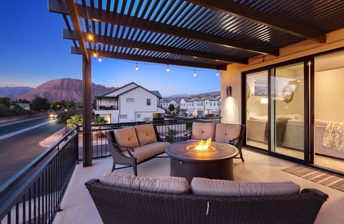 Ivins House | Ocotillo Springs Resort 43 | Private Pool, Hot Tub, and Mountain Views