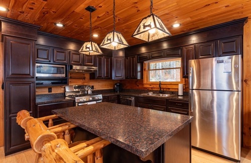 Cavendish Cabin | Okemo Oasis - Cabin: Hot Tub, Fire Pit, Pool Table, Shuffleboard Table, Sledding
