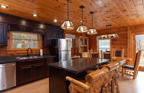 Cavendish Cabin | Okemo Oasis - Cabin: Hot Tub, Fire Pit, Pool Table, Shuffleboard Table, Sledding