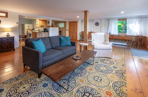 Barnard House | On Silver Lake. Close to Woodstock & Ski Areas