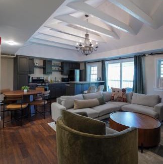 West Woodstock Hotel | On the River Inn