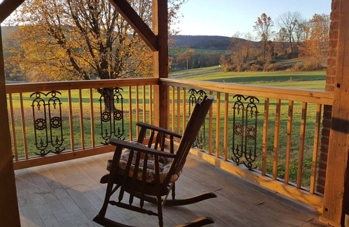 Sabillasville House | One-of-a-kind luxury lodge on 100-acre Appalachian farm