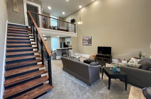 Barre Apartment | One Zero Five Stay 302