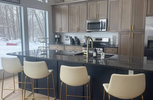 Durhamville House | Oneida Lake Jewels, Marie's Place: Stay and Play! 3 miles from Sylvan Beach!