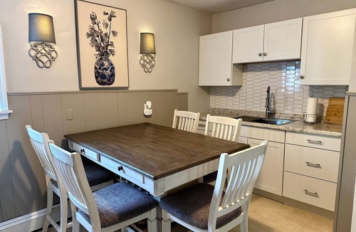 Orchard Park Apartment | Orchard Park Apartment Two Miles from Buffalo Bills Highmark Stadium