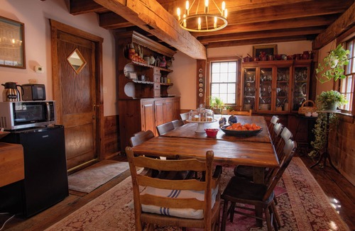 Raphine House | Osceola Mill is a boutique inn located in the Shenandoah Valley 20 minutes from Lexington and Staunton.