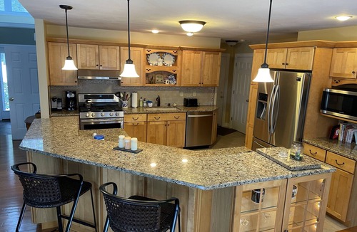 New London House | Outdoor family fun on beautiful Messer Pond - 11 miles from Mt Sunapee!