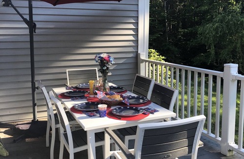 New London House | Outdoor family fun on beautiful Messer Pond - 11 miles from Mt Sunapee!