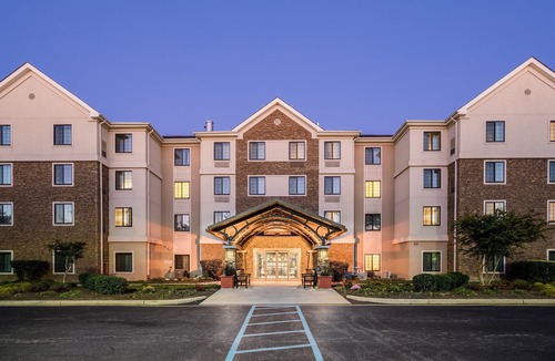 Christiana Apartment | Outdoor Pool. Free Breakfast. Only 10 Min to University of Delaware!