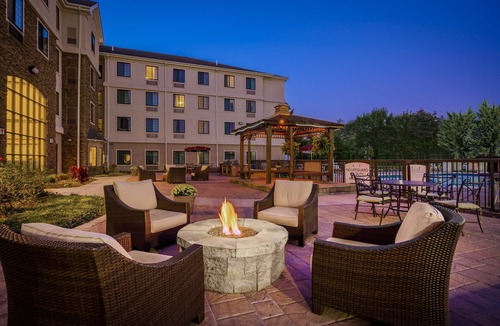Christiana Apartment | Outdoor Pool. Free Breakfast. Only 10 Min to University of Delaware!