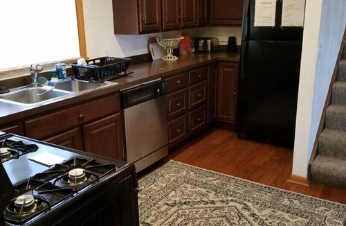 Lake Milton House | Outstanding Cabin on Lake Milton ~ Unbelievable Sunsets ~ Private Beach!