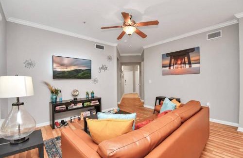 Woodlake - Briar Meadow Apartment | Paradise Parkway 3 Beds Near Galleria With Garage