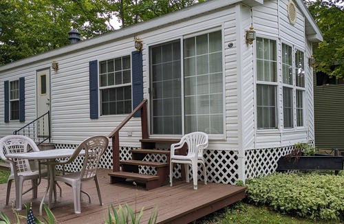 Perry House | Park model unit #1 for rent by Silver Lake NY