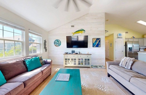 Port Aransas House | Parking for Boat, Shared Pool, Outdoor Seating Areas, Pet Friendly