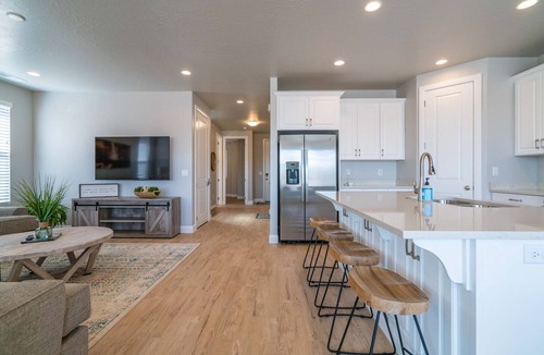 Washington House | Paseos Place: Spacious new 5BR near Zion Ntnl Park.