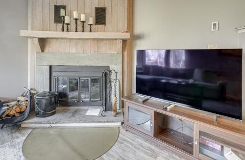 Nellysford Apartment | Patio and Pool Access Wintergreen Resort Getaway!