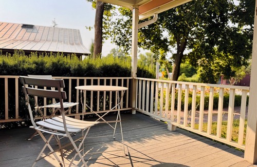 Shelburne Apartment | Peaceful 1BR ground floor with garden view - Simple, Stylish, Shelburne