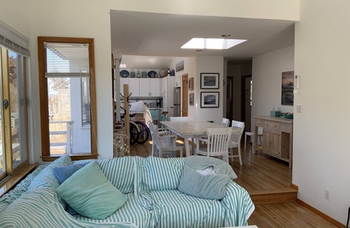 Fair Harbor House | Peaceful Beach Retreat 5 min from Bay and Ocean