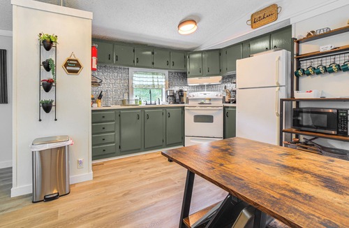 Chester House | Peaceful Brookside Getaway ~10 Mi to Okemo Slopes!