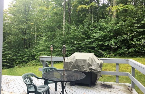 West Dover House | Peaceful, comfortable townhouse near Mount Snow; free shuttle; hot tub