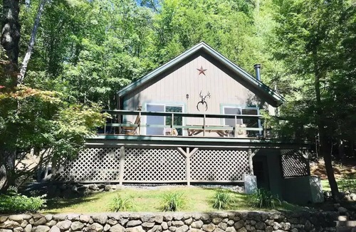 Sutton House | Peaceful Family-Friendly Sunapee Lake/Ski Retreat