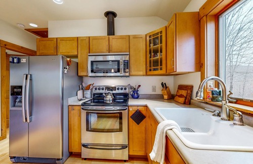 Plymouth House | Peaceful house w/mountain views, land, trails, fireplace, a/c, w/d, wifi, lawn