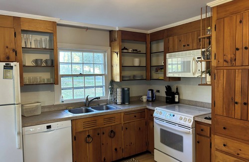 Mirror Lake House | Peaceful Lakefront 2-bedroom Home For Beautiful and Relaxing Getaway