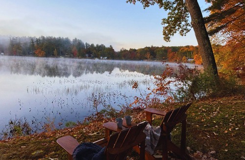 Mirror Lake House | Peaceful Lakefront 2-bedroom Home For Beautiful and Relaxing Getaway