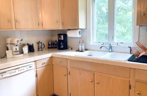 Stanardsville House | Peaceful mountain farmhouse, close to Shenandoah NP, wineries and more
