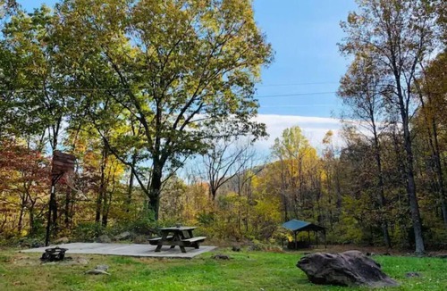 Stanardsville House | Peaceful mountain farmhouse, close to Shenandoah NP, wineries and more