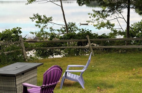 Penobscot Cottage | Penobscot Bay Cottage. Saturday-to-Saturday rentals. Pet Friendly. Waterfront.