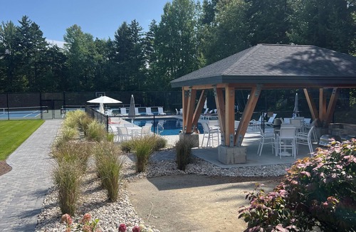 West Dover Condo | Perfect for family getaway, across from Mount Snow Mountain- Sleeps up to 12!