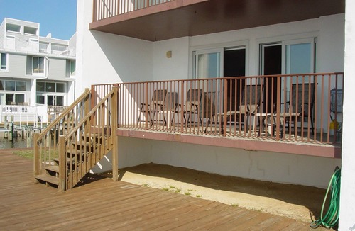 North Ocean City Condo | Perfect Sunsets-Direct Bay Front Condo! Crab and fish from the large deck.