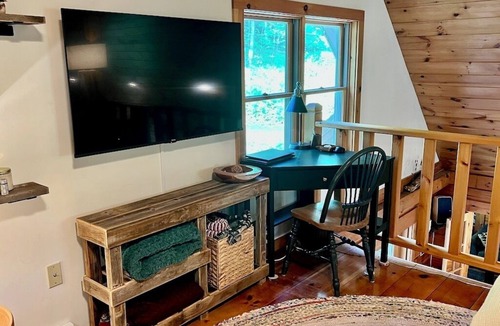 West Arlington House | Perfect Vermont Log Cabin - Footsteps from the famous Battenkill River!