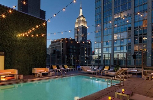 Rose Hill Hotel | Perfectly Located to Everything! Rooftop Pool, Restaurant and Bar, Pet-friendly!