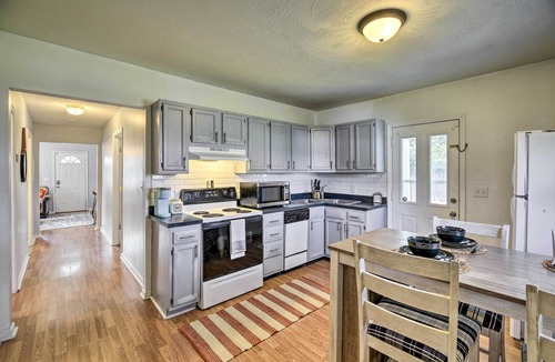 Tad House | Pet-Friendly Charleston Home w/Fenced Yard!