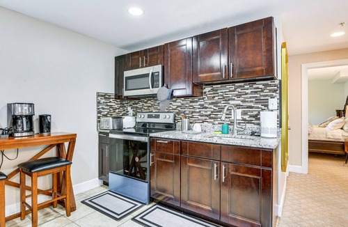 Colesville Condo | Pet-Friendly DC Area Condo w/Yard!