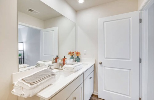 Sicklerville House | Pet-friendly, Events Allowed, 1king bed, 4 double bed, 2.5 Bath, 8 parking spot