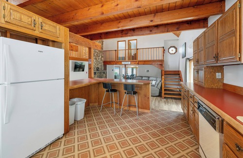Meredith House | Pet Friendly Escape to Lake Waukewan for Your Next Getaway