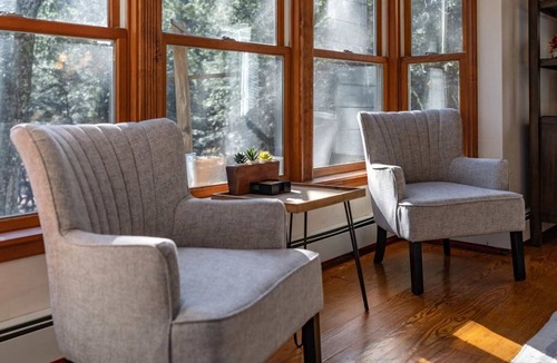 Quechee House | Pet-Friendly! Hot Tub - Marsh Family Road Retreat