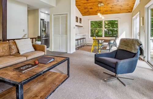 West Hartford House | Pet-Friendly, Mountainside Home - Treetop Lodge