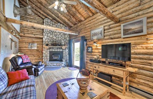 Maplecrest House | Pet-Friendly New York Cabin with Hot Tub and Game Room