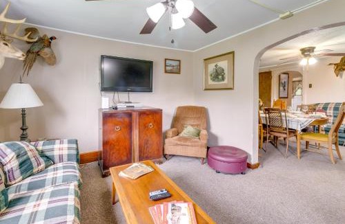 Smithmill House | Pet-Friendly Smithmill Retreat with Hunting On-Site!