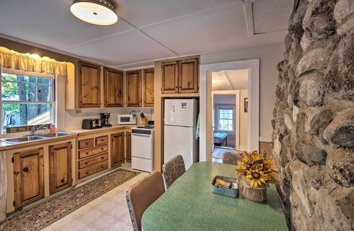 Wakefield Cottage | Pet-Friendly Waterfront Cottage: On-Site Bunkhouse